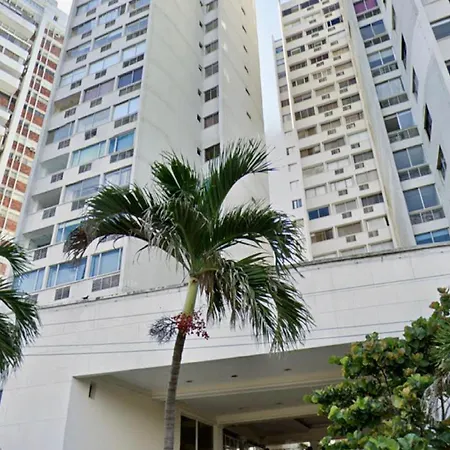 Apartment Relajante Vista Al Mar, Piso Alto, Laguito-bocagrande, A Pocos Pasos De La Playa Cerca Dann