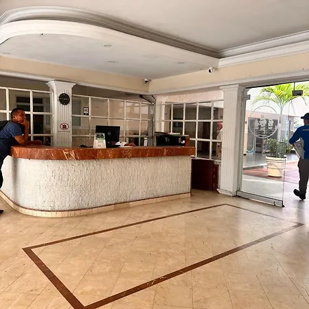 Apartment Relajante Vista Al Mar, Piso Alto, Laguito-bocagrande, A Pocos Pasos De La Playa Cerca Dann *