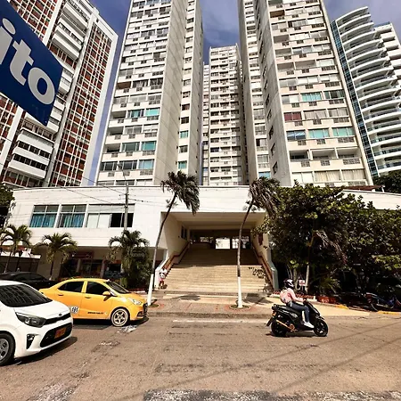 Apartment Relajante Vista Al Mar, Piso Alto, Laguito-bocagrande, A Pocos Pasos De La Playa Cerca Dann