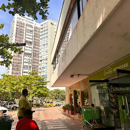Relajante Vista Al Mar, Piso Alto, Laguito-bocagrande, A Pocos Pasos De La Playa Cerca Dann Apartment