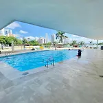 Apartaestudio Tres Carabelas Piso 20 Vista Lateral Al Mar