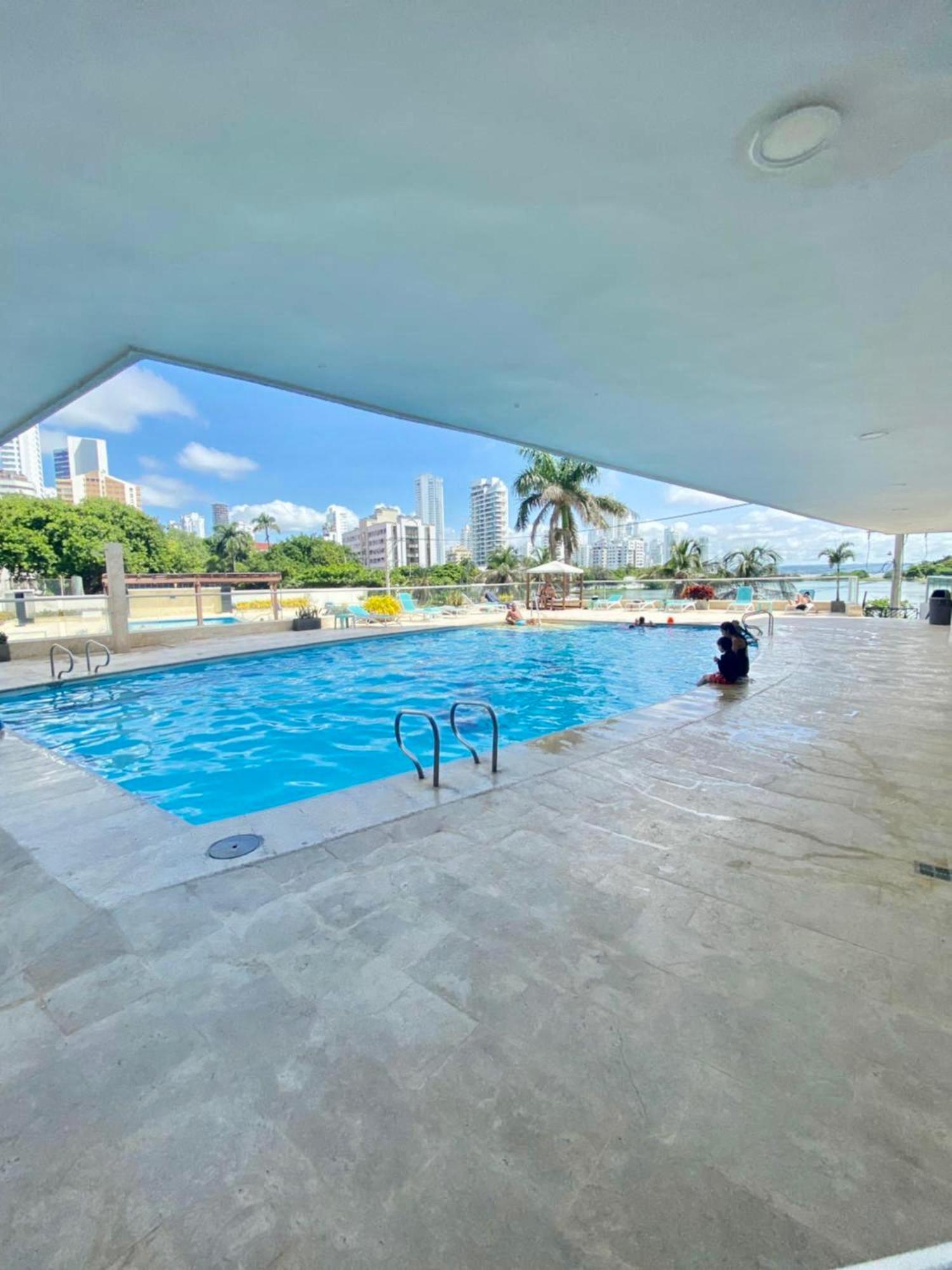 Apartamento Tres Carabelas Piso 20 Vista Lateral Al Mar *